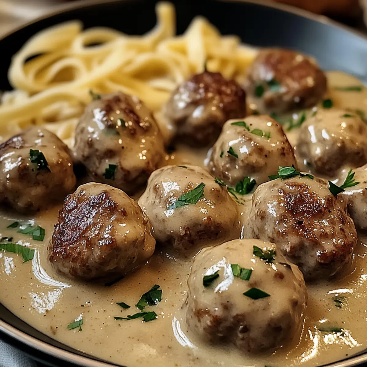 Schwedische Fleischbällchen in cremiger Sauce
