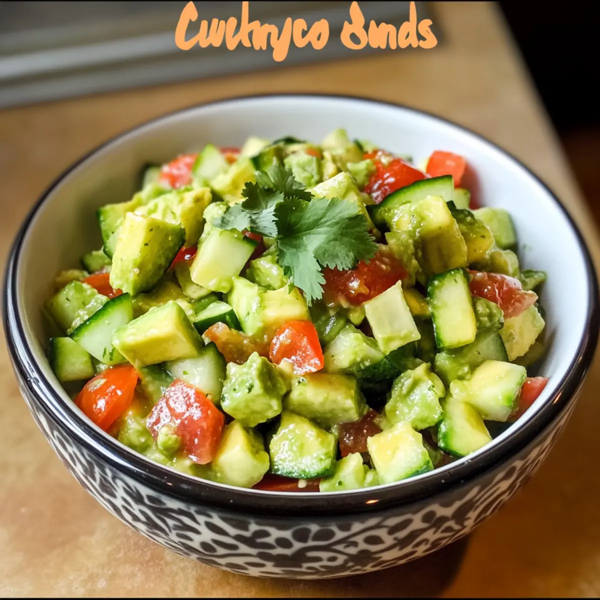 Frische Avocado Gurken Salsa für jeden Anlass