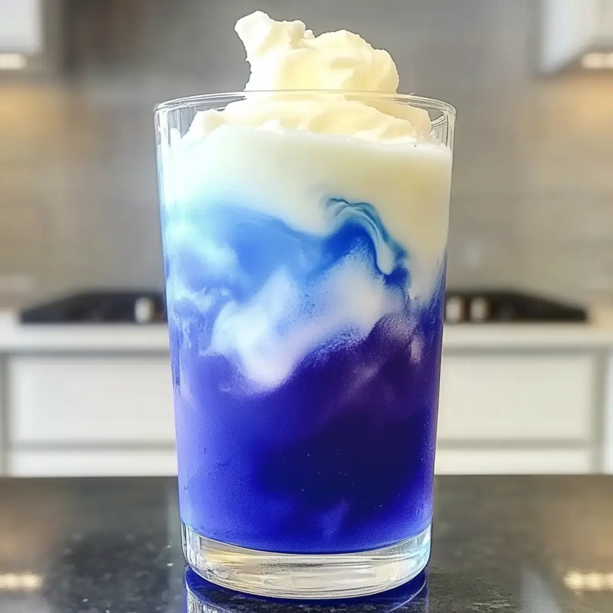 Eisblauer Teelatte Rezept: Erfrischend und cremig